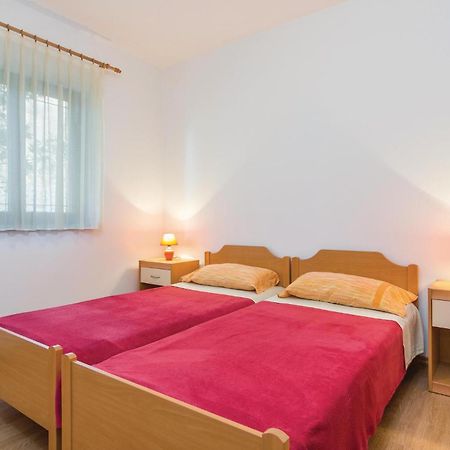 Beautiful Apartment In Porec With Kitchen Екстер'єр фото