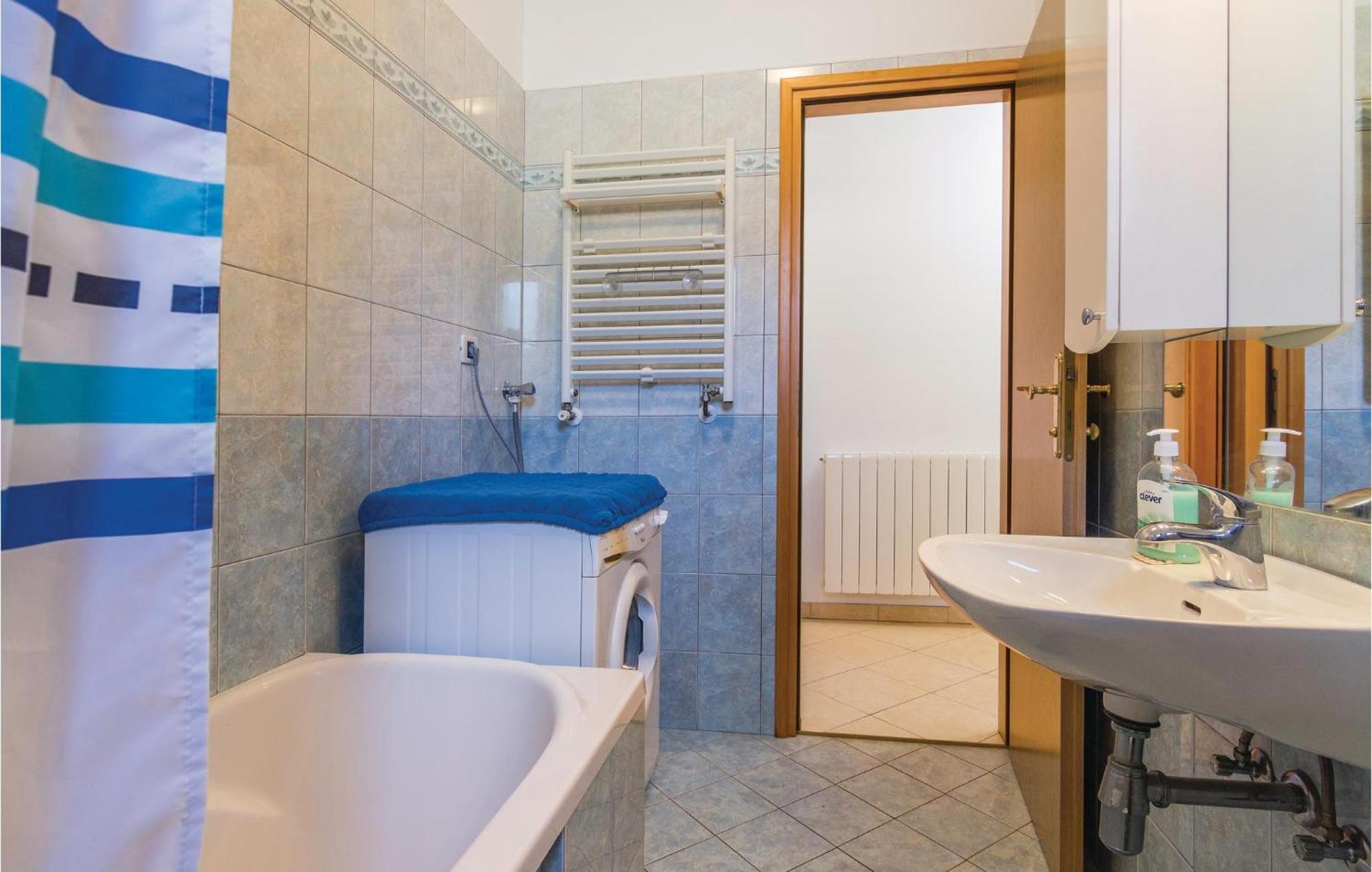 Beautiful Apartment In Porec With Kitchen Екстер'єр фото