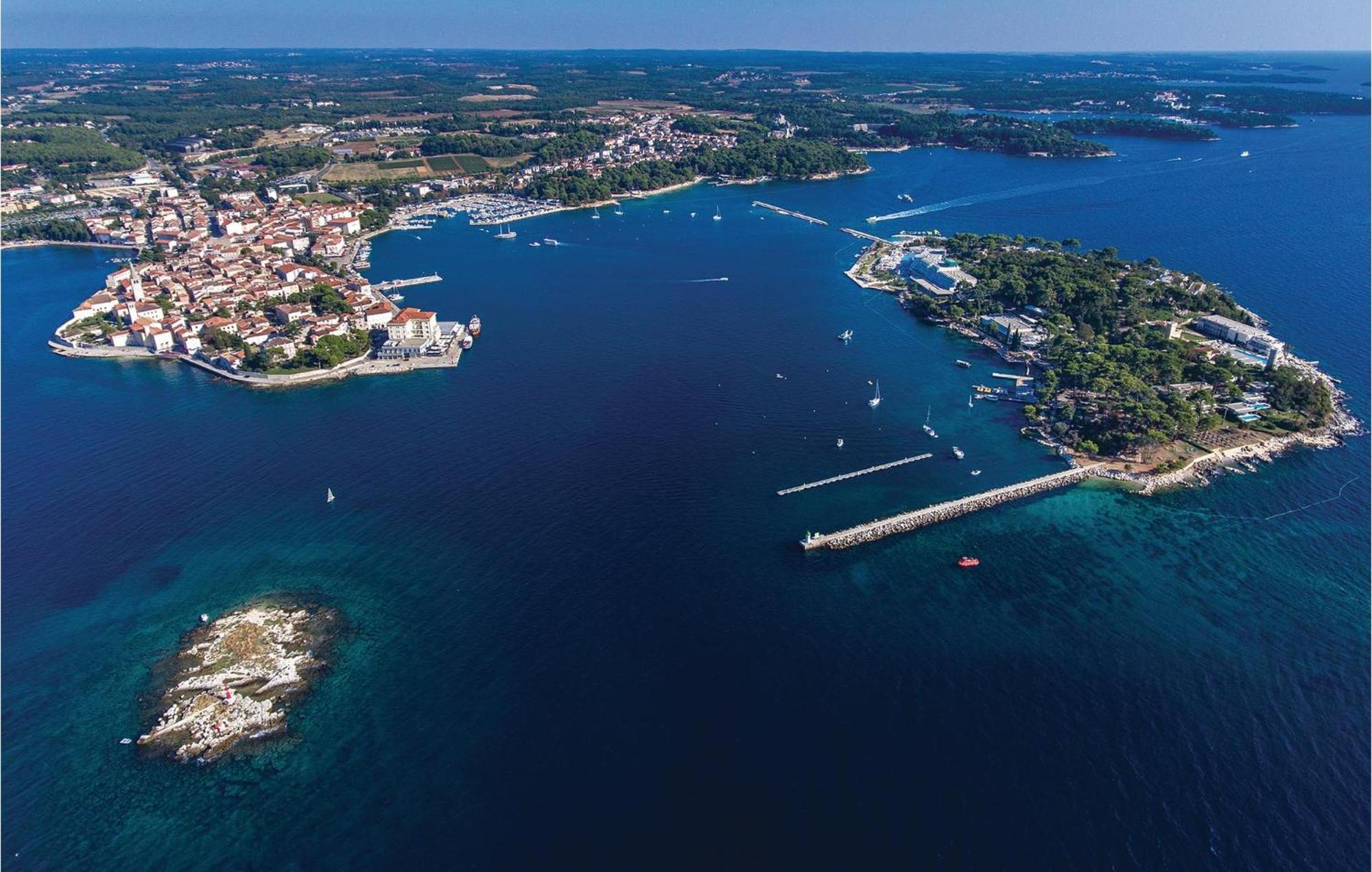 Beautiful Apartment In Porec With Kitchen Екстер'єр фото
